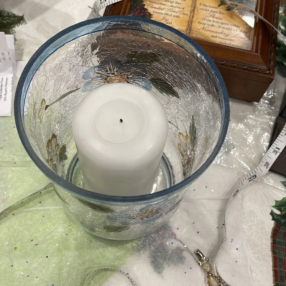 Candle vase holder. Crackled glass styling.great a vase for flowers bouquet.